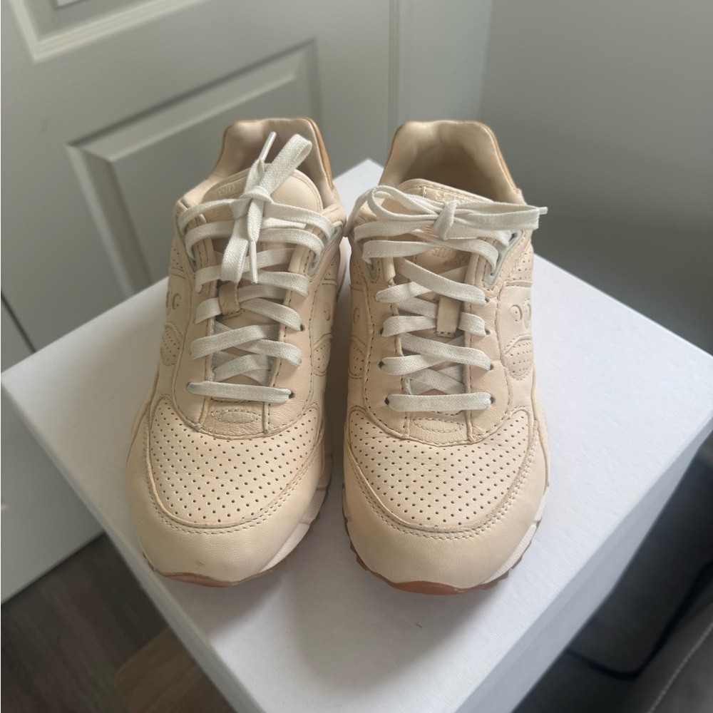 Saucony Cream Leather Athletic Shoes